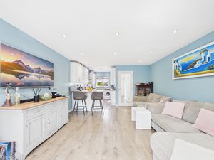 Lounge- click for photo gallery